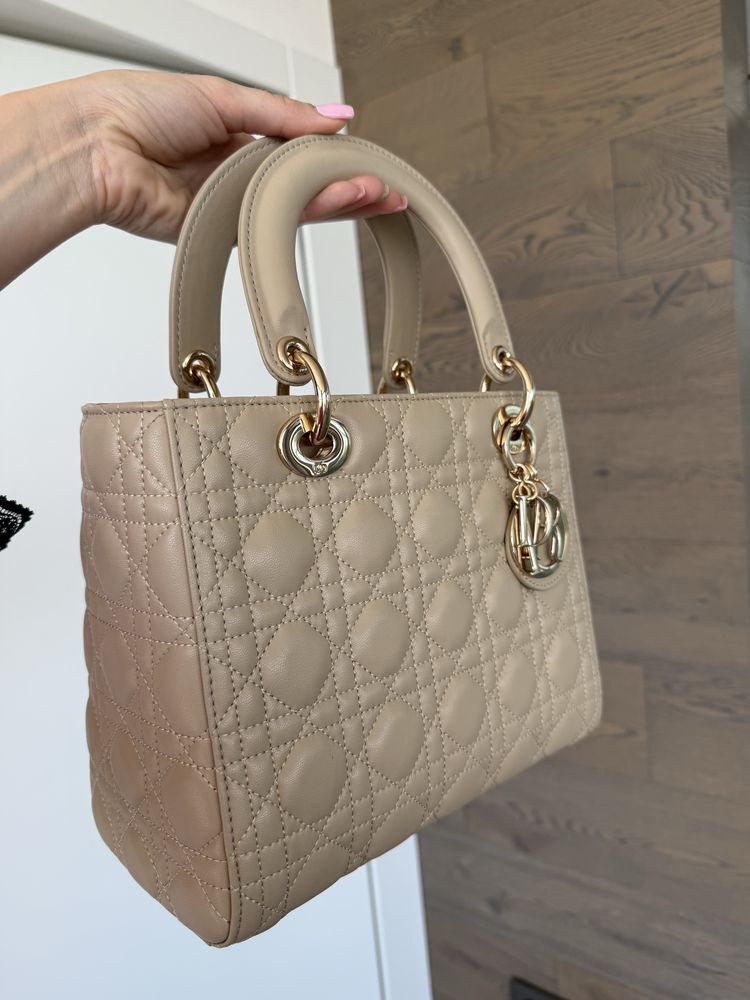 Dior естествена кожа нова бежова чанта