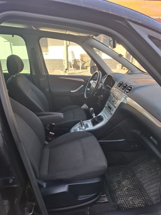 Ford galaxy 7 locuri vand sau schimb doar cu 8+1