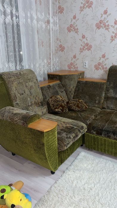 Диван  с креслом отдам даром