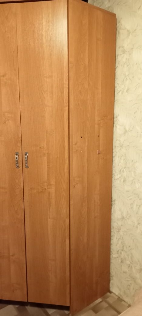 Продам шкаф угловой