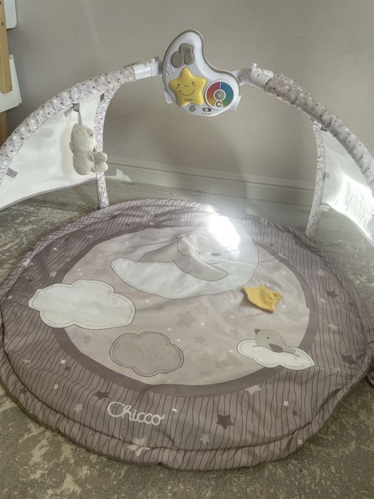 Продам игровой коврик Chicco!