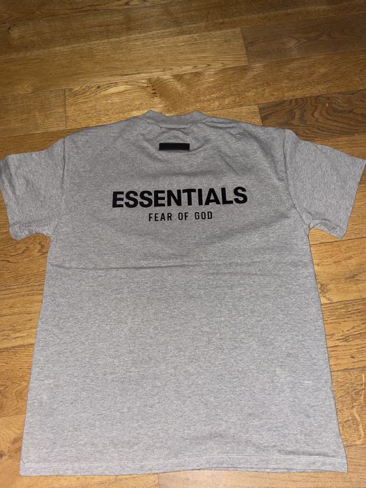 Essentials тениска размер L