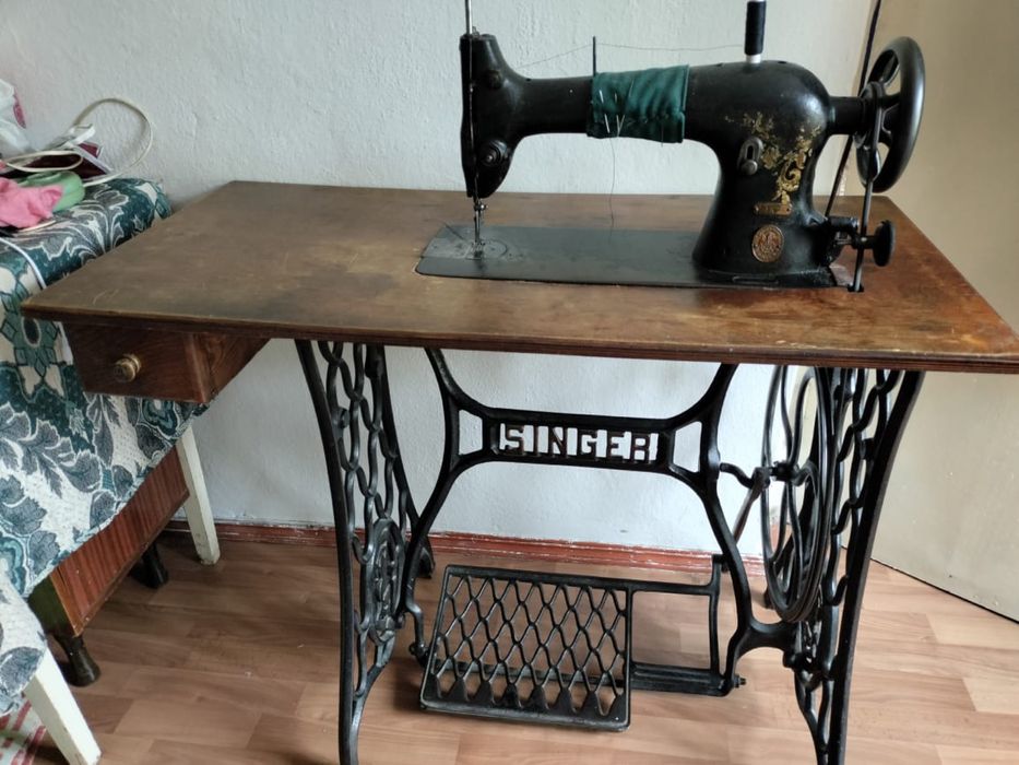 Швейная машина Zinger