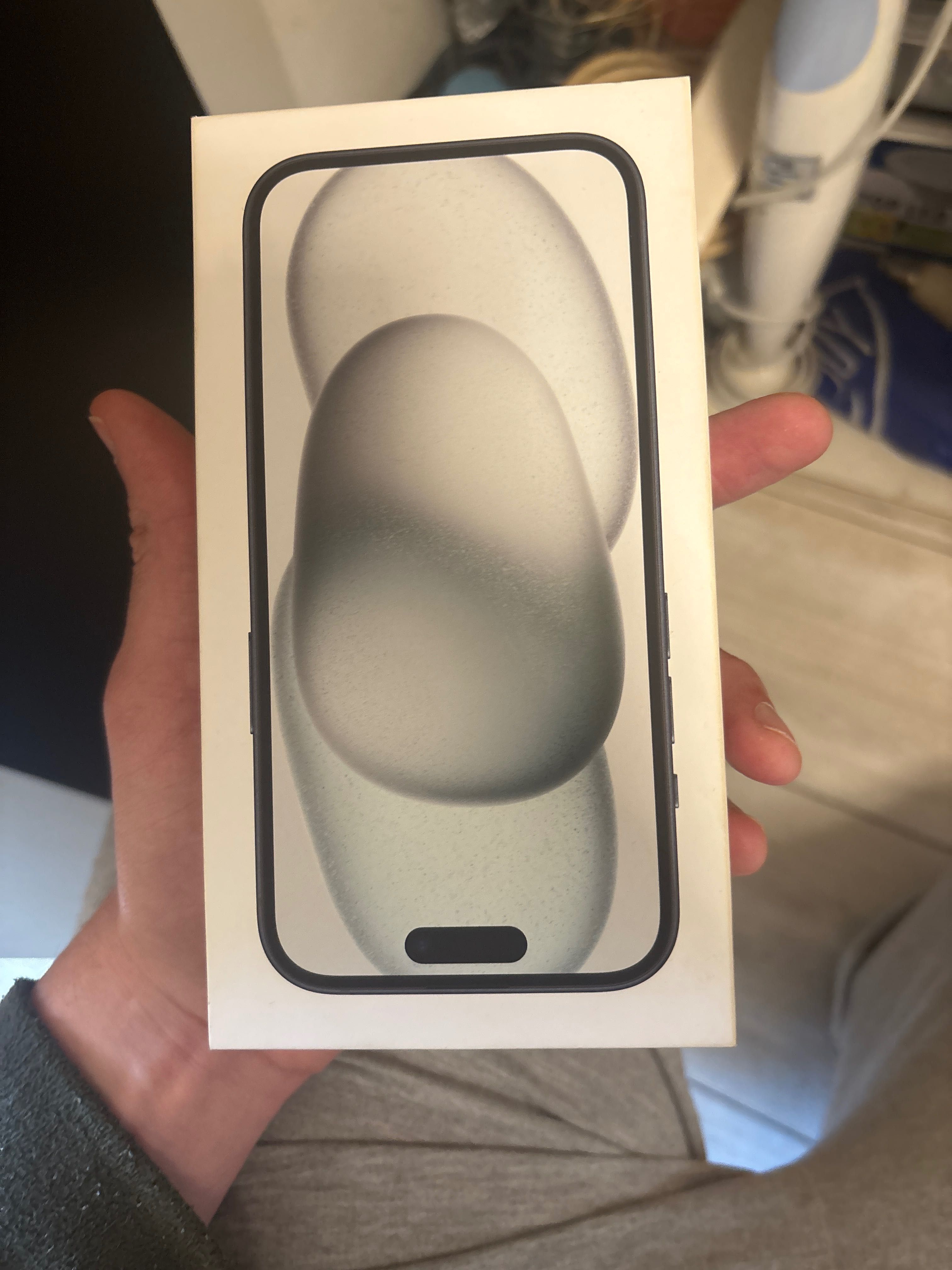 IPhone 15 с гранция от А1 черен с калъф