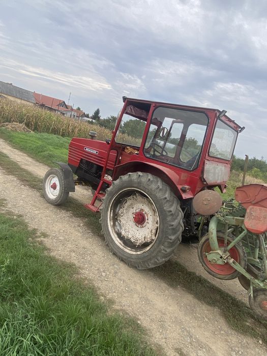 Tractor u650 2005