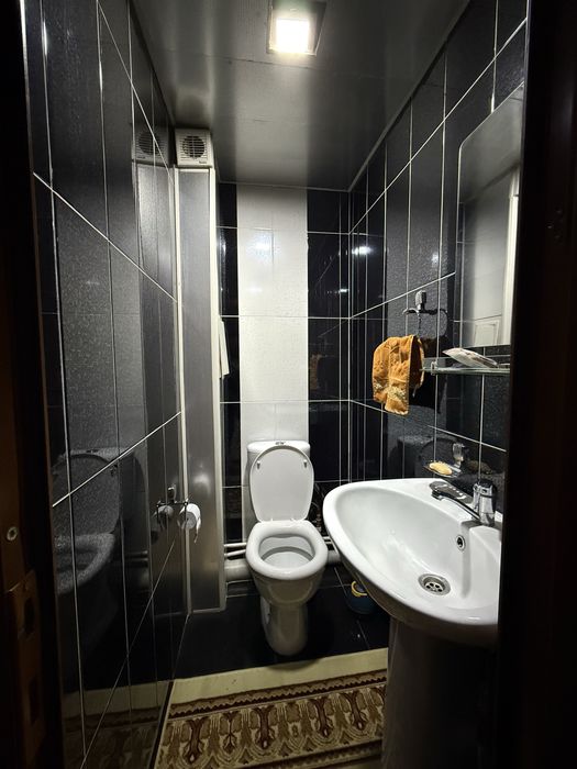 Продаю свою квартиру 4/1/9. Юнусабад 4кв, 74 дом.