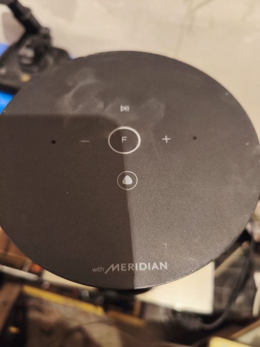 Колонка Алиса надо собрать.