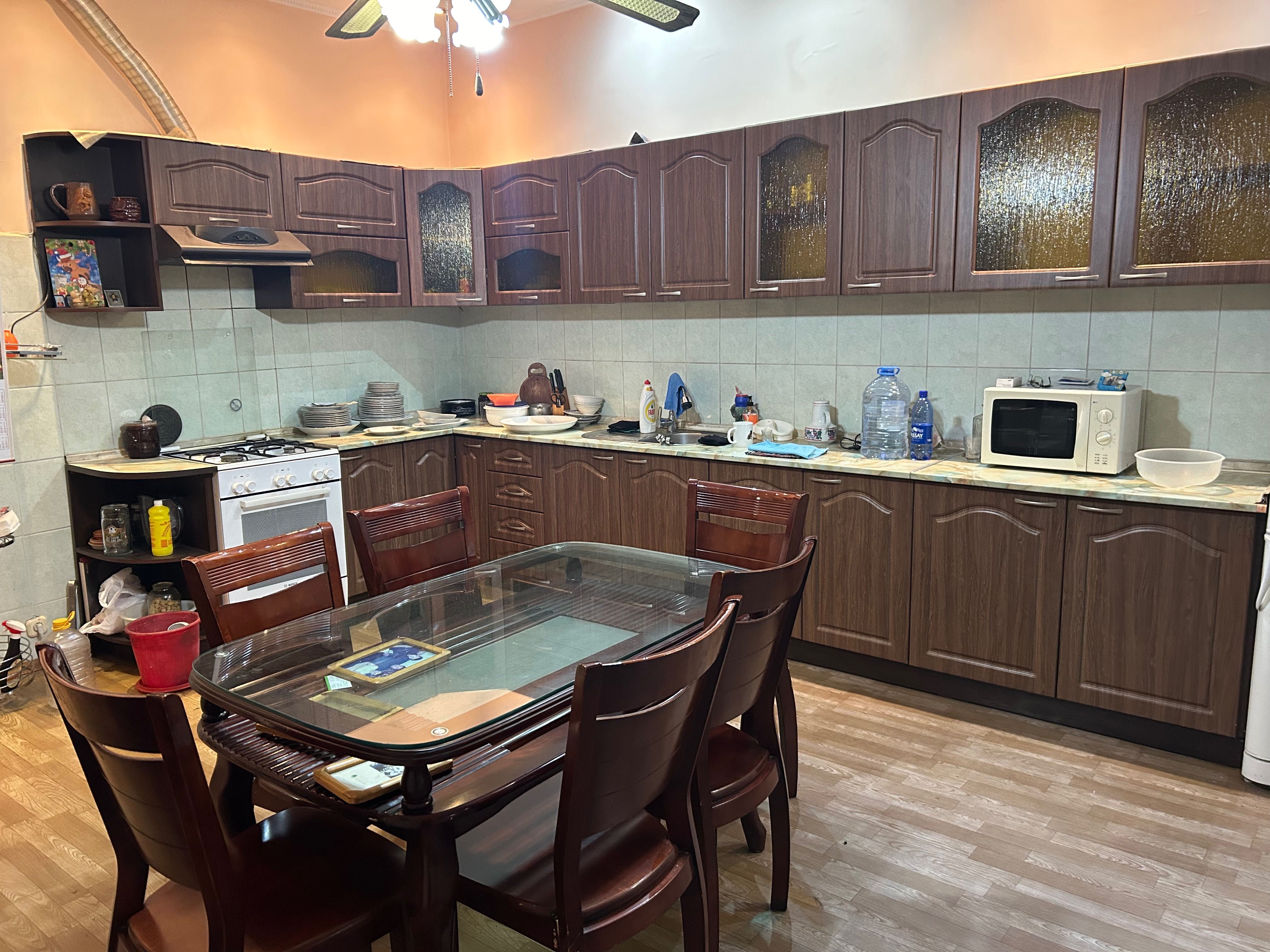 Продаётся мебель в гостиную, спальню и прихожую