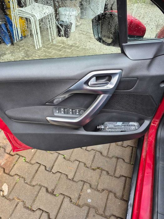 Vand Peugeot 2008 SUV din 2019