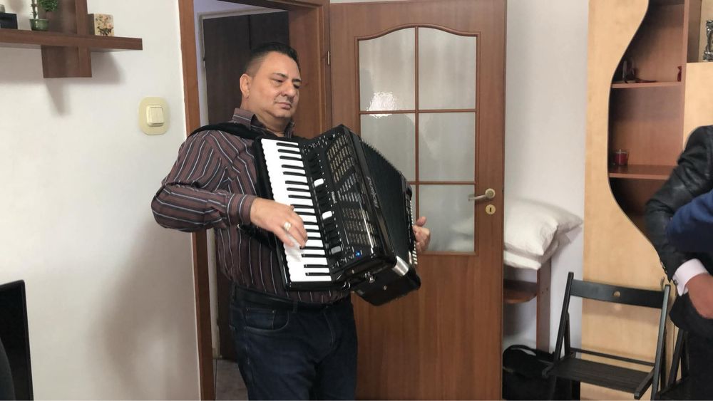 Acordeonist ,lautar obicei nunta