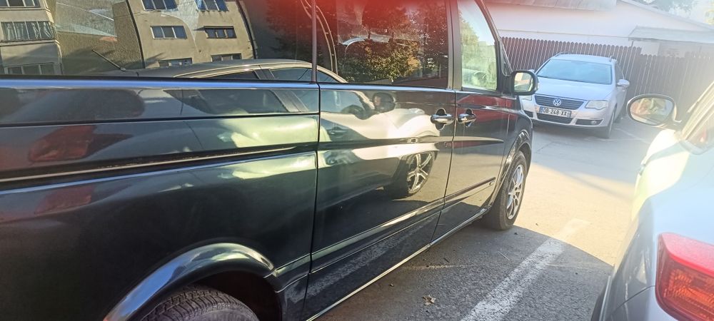 Vând Mercedes Benz Viano