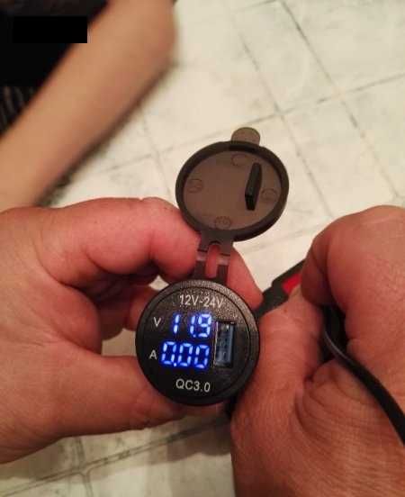 Дигитален волтметър с амперметър + USB, НОВ, зарядно за телефон