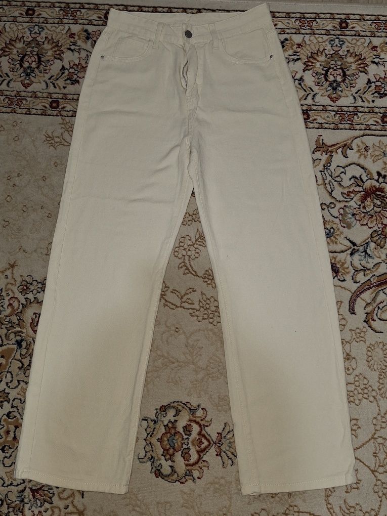 Продаю джинсы белого цвета ‼️‼️