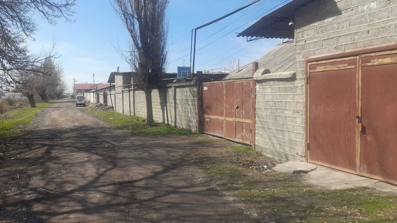 Сурумда 2 хона уй 8 сот+12 сот захват опший 20 сотих сотвораман срочно