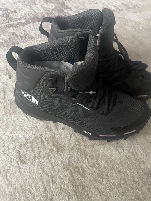 Vand ghete dama The North Face 39,5 marime noi , originale