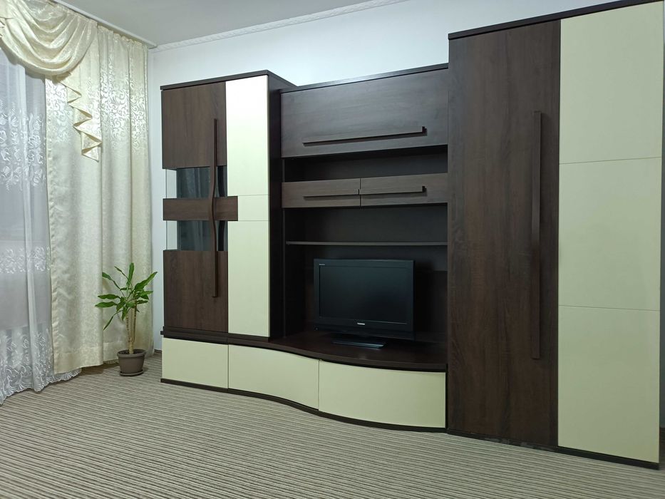 Primesc in gazda la apartament