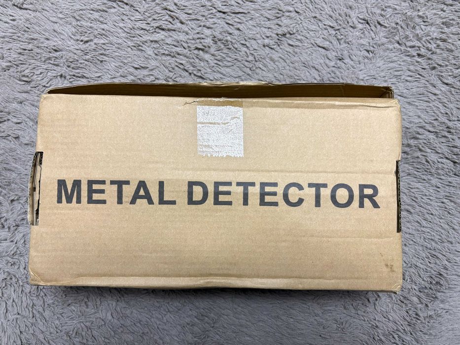 Detector de metale nou.