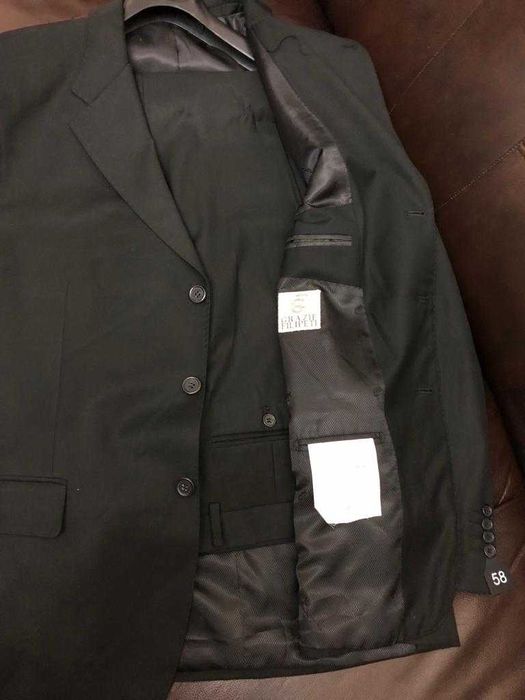 Vand costum Grazie Filipeti 100% lana,negru,marimea 58.