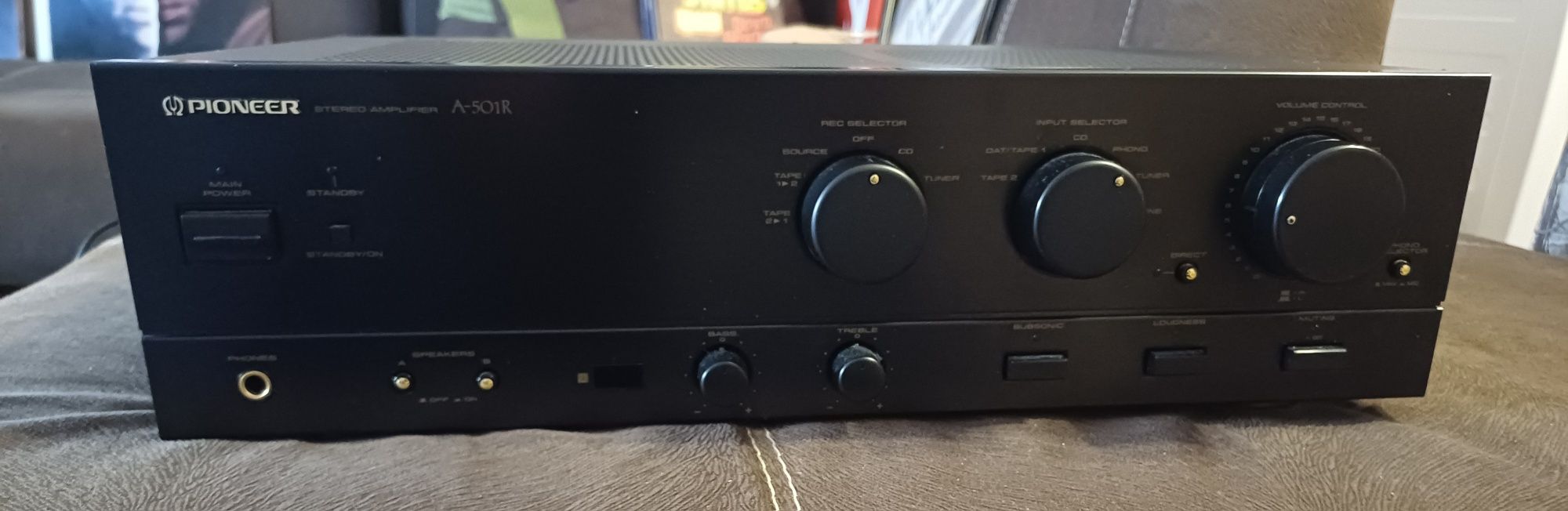 PIONEER A 501 R- усилвател
Made in Japan
Работещ,масивен и мощен усилв