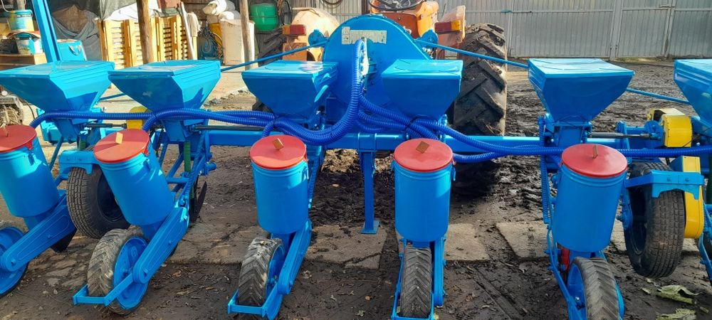 Semănătoare cu fertilizare cu 6 secții