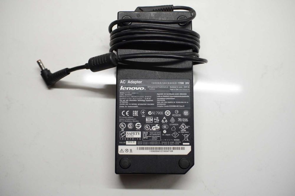 Razer Blade 14 (2016) i7-6700HQ, GTX 1060, 16GB RAM, 512GB SSD, QHD+