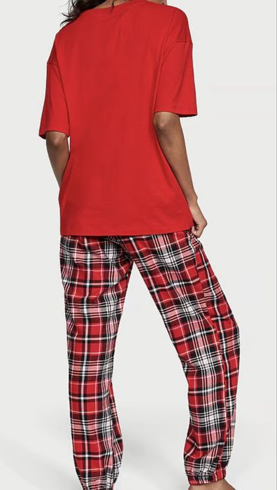 Victoria’s Secret, pijama noua cu eticheta