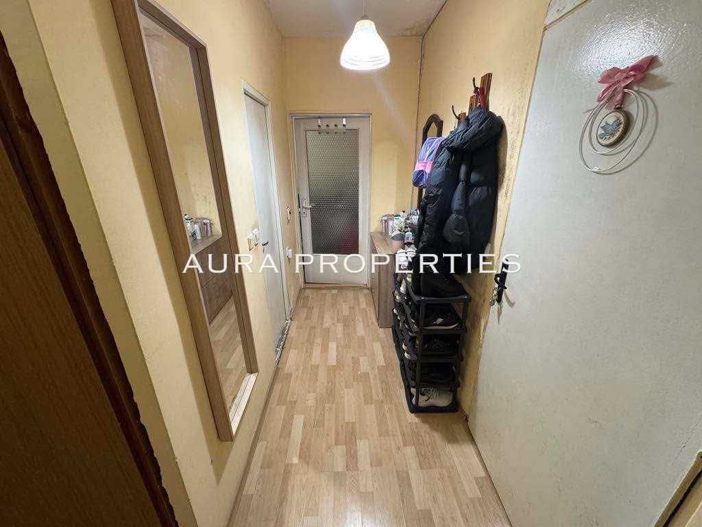Продава се Двустаен апартамент в Разград, Център - 52 кв.м за 1275 €/кв.м - Снимка #5