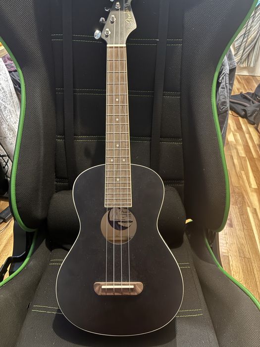 Fender Укулеле тенор