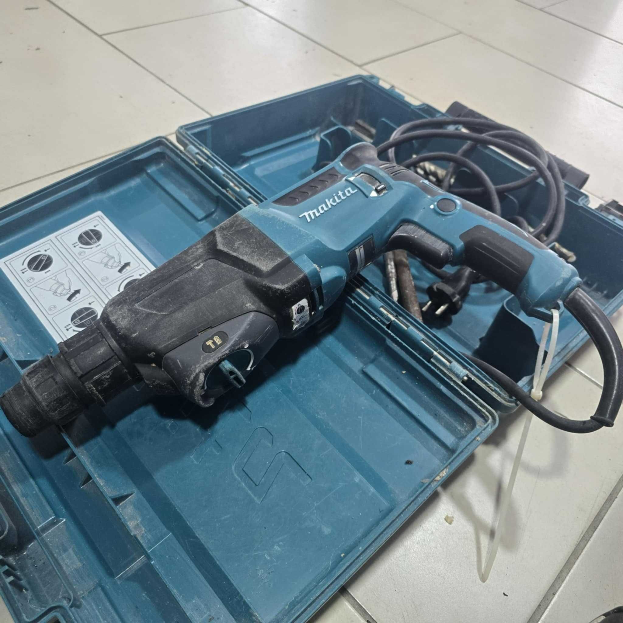 Перфоратор / Makita HR2610 / 800W