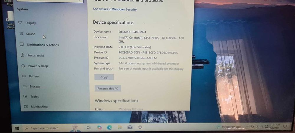 Laptop HP de 14" cu procesor Celeron,2 Gb RAM si 32 Gb stocare