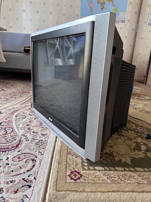 Телевизор LG fletron