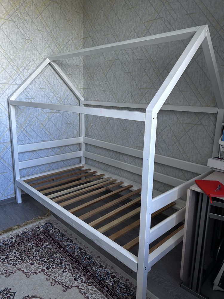 Продам детскую кровать