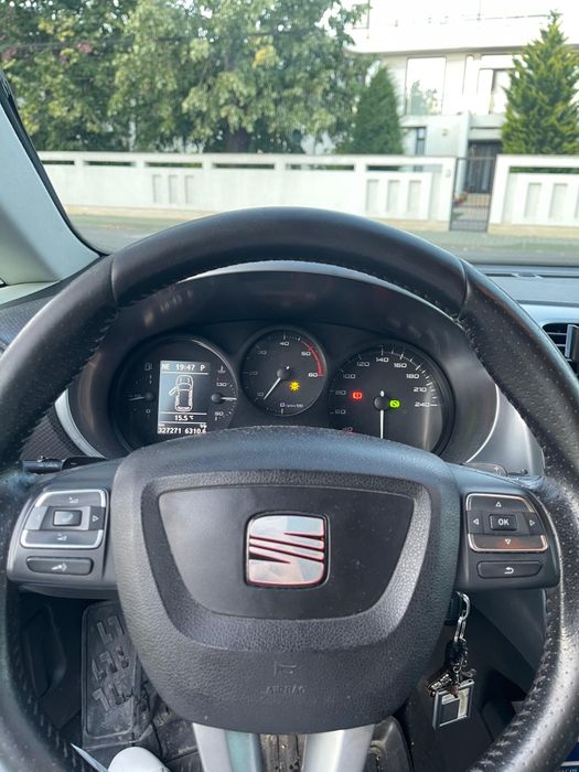 Vând seat Leon 1p