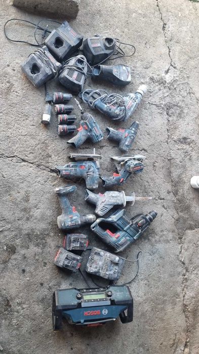 Голям комплект BOSCH PROFESSIONAL (12V + 18V), батерии, зарядни