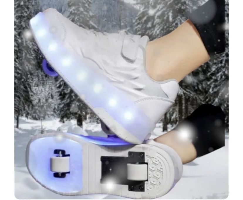 Светещи маратонки с колелца