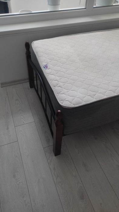 Метално единично легло