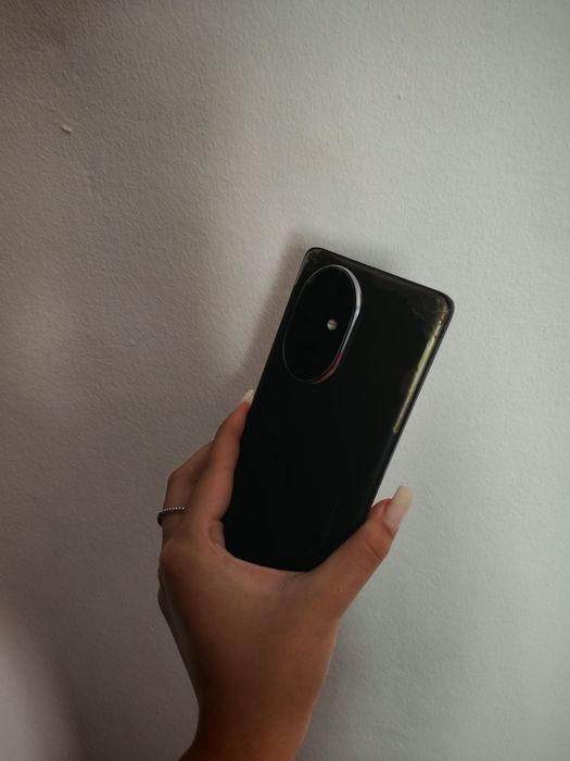 Honor 200 Pro folosit