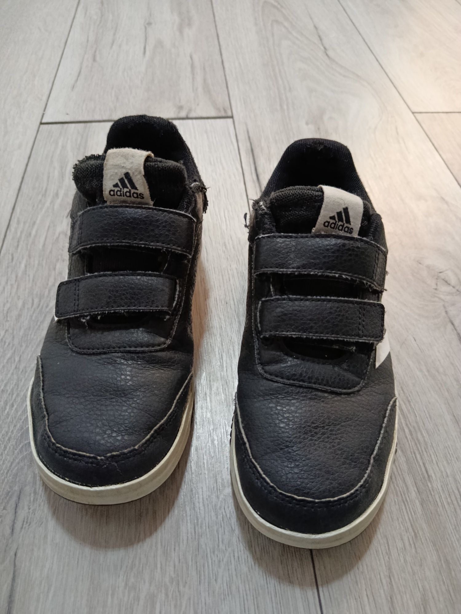 Маратонки Nike, Adidas - номер 32, 33