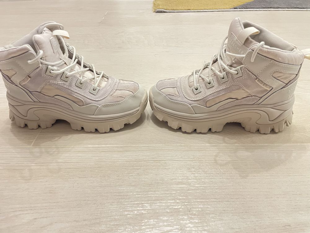 Ghete Sketchers
