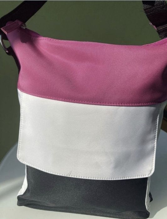 Geanta Color Avon, noua