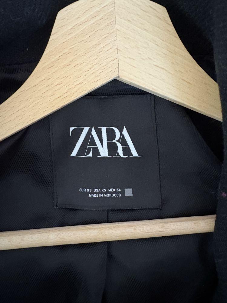 Вълнено палто ZARA XS
