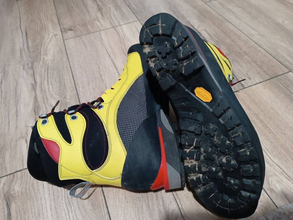 Bocanci de munte Garmont Tower Extreme GTX 43

48 - 31.5 cm talpic
Mod