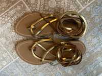 Sandale romane aurii Zara