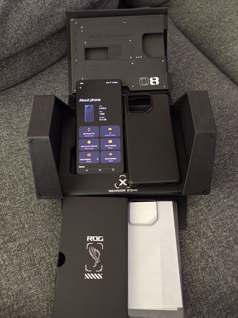 Продавам Asus ROG Phone 8 Pro