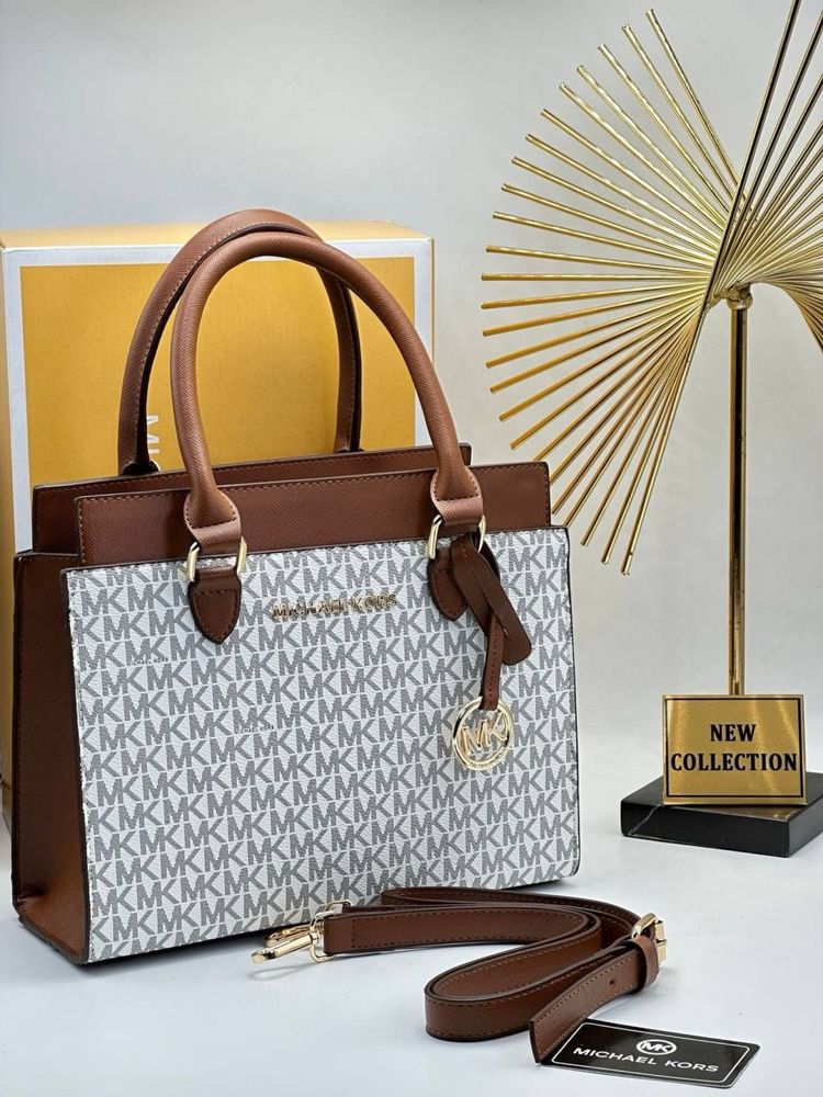 Geanta Michael Kors Noua !!! Dimensiuni 28/24 !!!