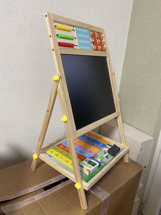 Двустранна дървена магнитна дъска с българската азбука, цифри - 66 см.