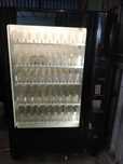 Automat racoritoare cu lift Dixie Narco Bevmax (vending racoritoare)