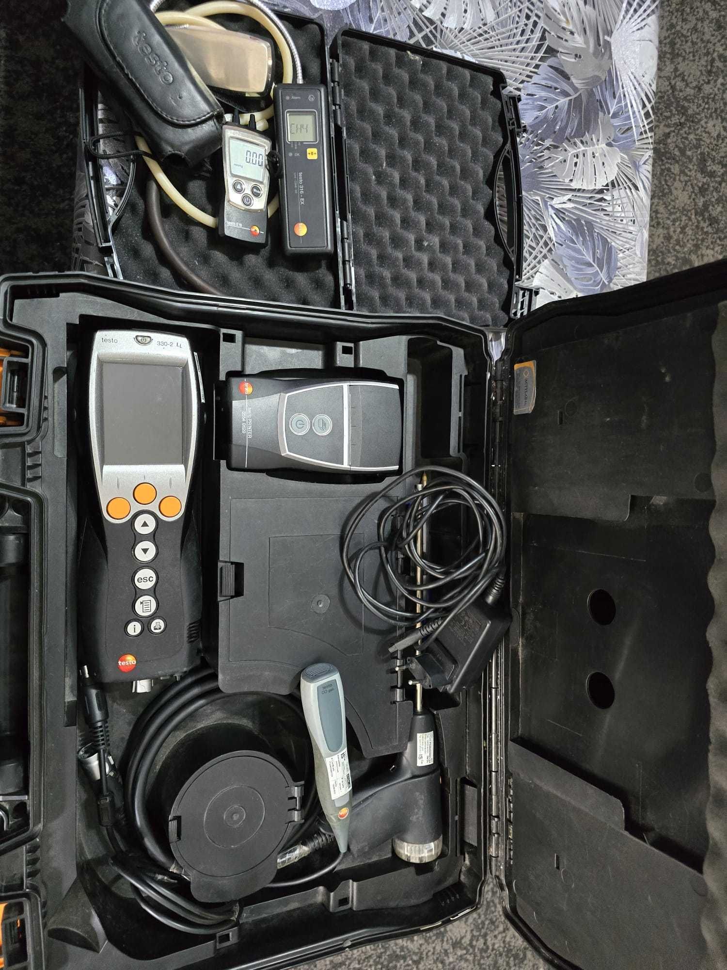 Se vinde TESTO 330-2LL