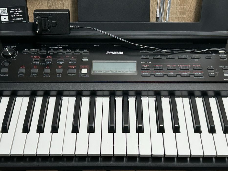 Yamaha PSR-E383