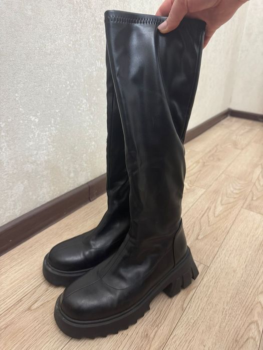 Продаются стильные ботфорты